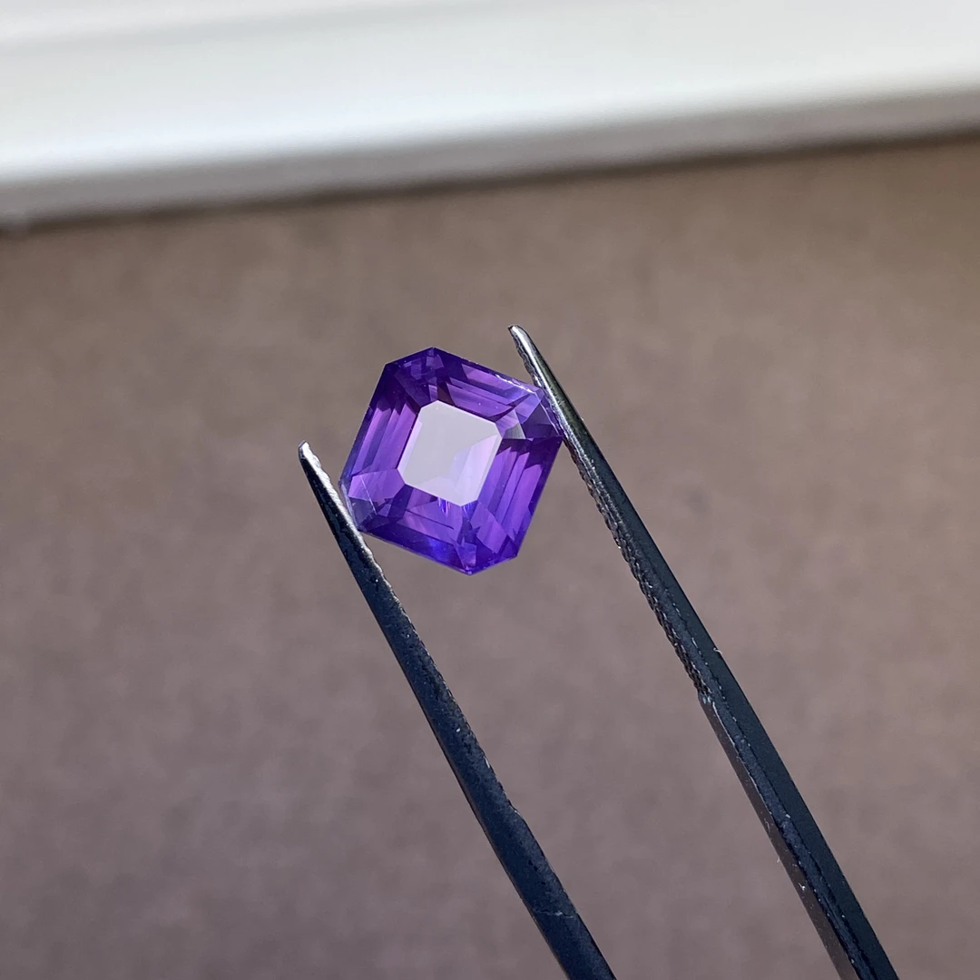 24F053 有烧紫色蓝宝石 5.03克拉