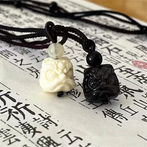 爆款醒狮吊坠项链男女锁骨链潮酷辣妹闺蜜项链生日礼物