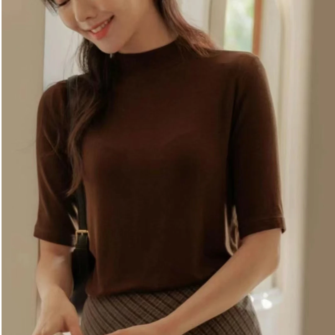 时尚百搭气质秋冬五分袖半高领打底 T恤。