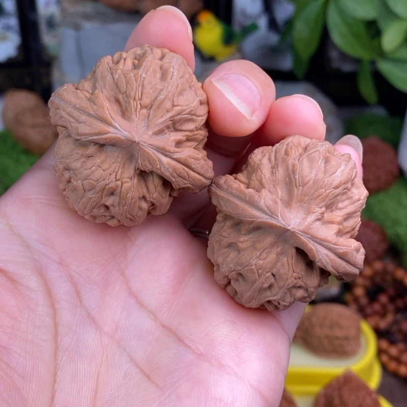 【闪购商品】文玩核桃把件红锦鲤42