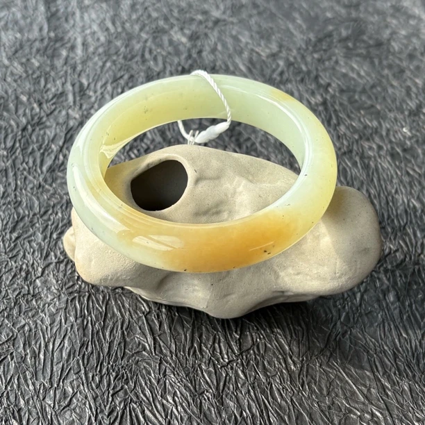 壹镯  和田玉糖青花点墨手镯 圈口56mm  重67g