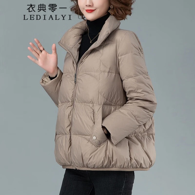 轻薄羽绒服女款短款冬季立领洋气大码中老年小个子白鸭绒冬天外套