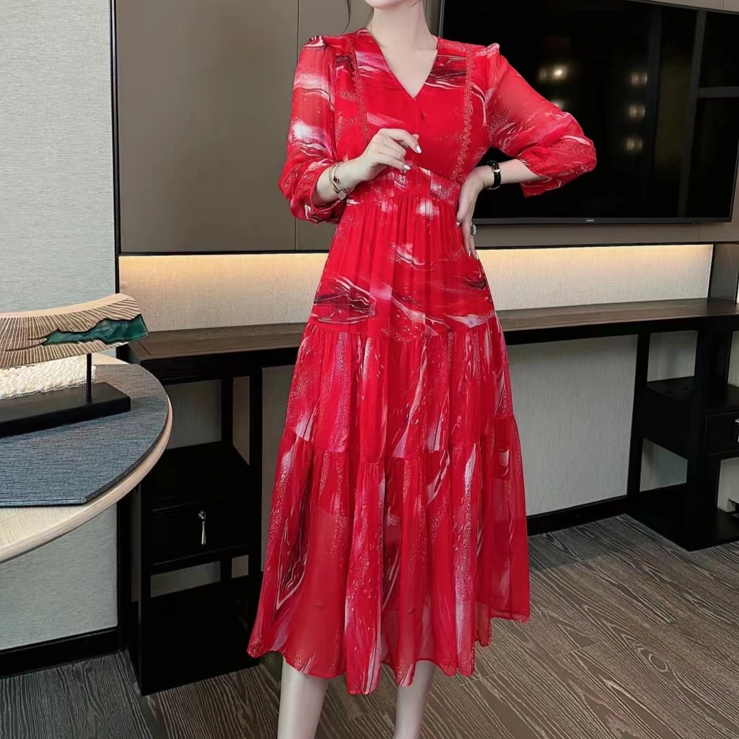 长袖碎花桑蚕丝V领收腰大摆连衣裙春夏出行洋气之选