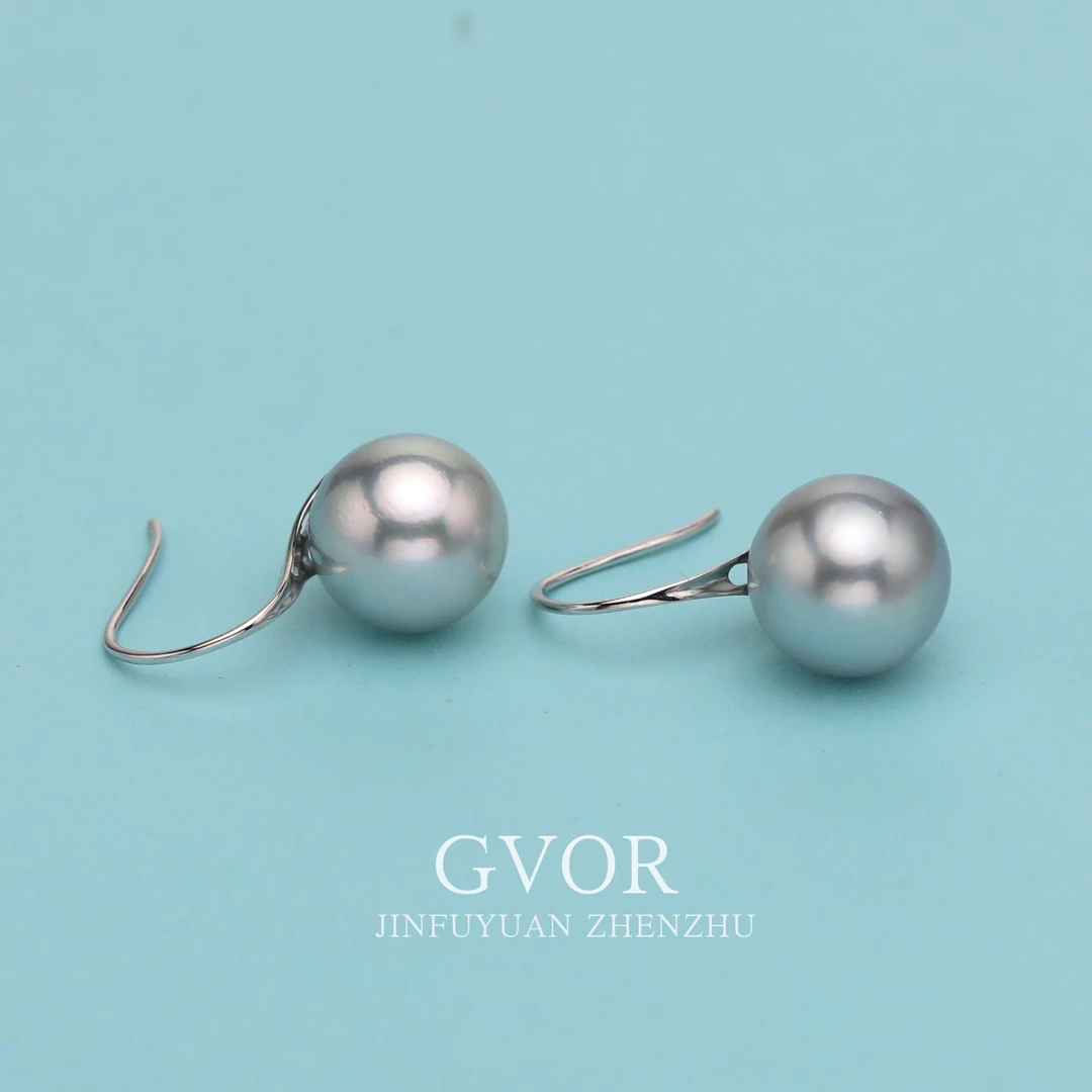 芈伽勒18K白海水灰珍珠耳钩 C190