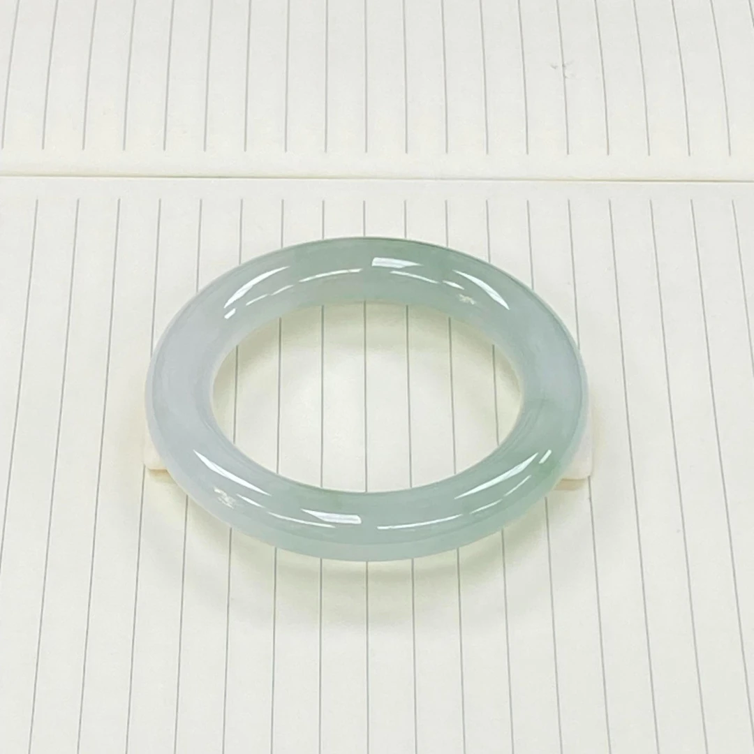 新款天然梅子青玛瑙玉镯高品冰透玉髓渐变翠绿翡色手镯多样性发一