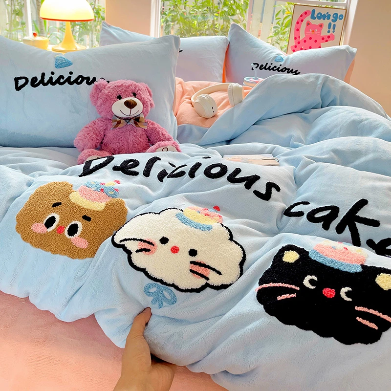 新款卡通可爱高克重牛奶绒毛巾绣加印大版四件套单人宿舍三件套笠