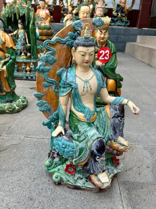 琉璃三彩观音高度52厘米