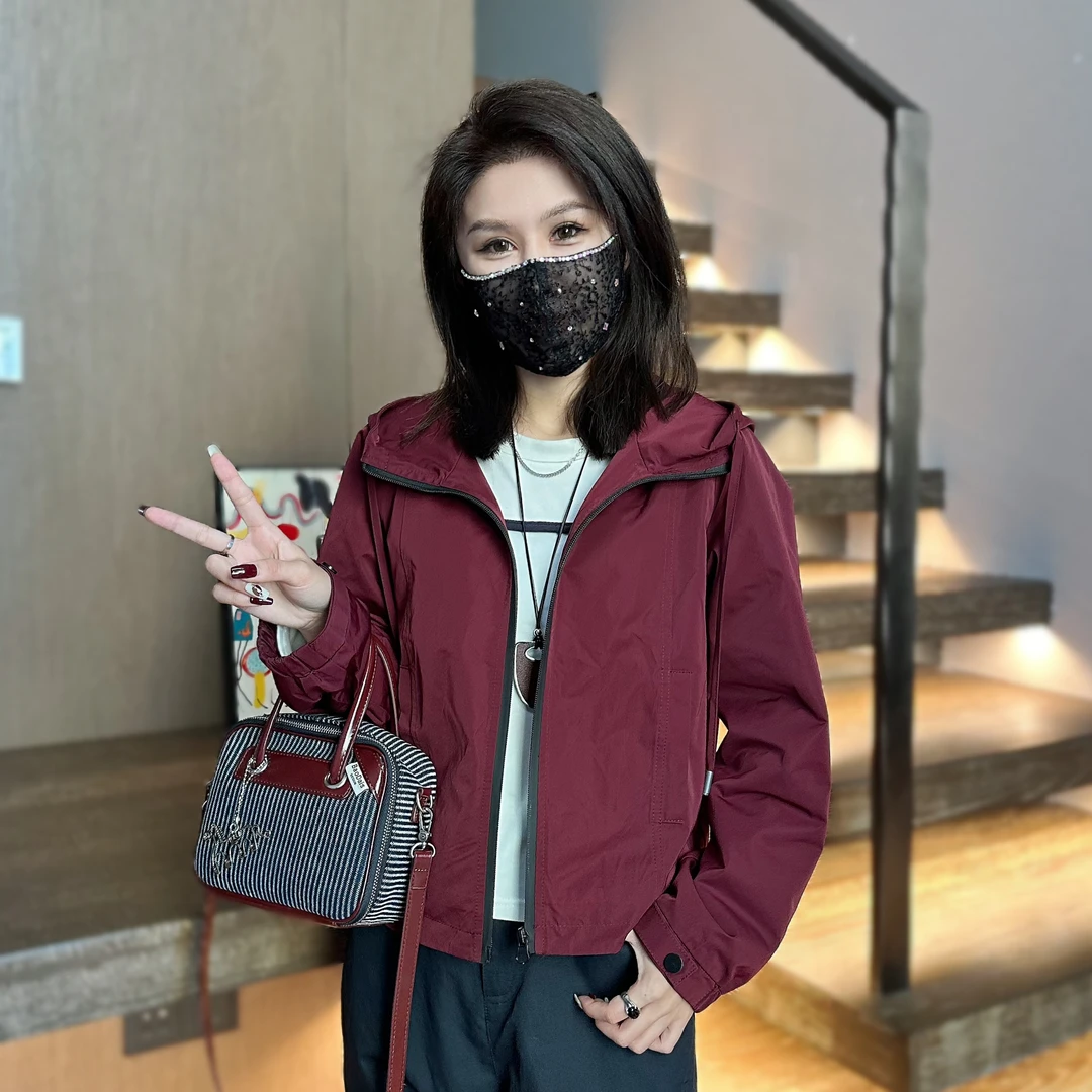 【酷帅女孩】设计师款连帽冲锋衣时尚休闲外套