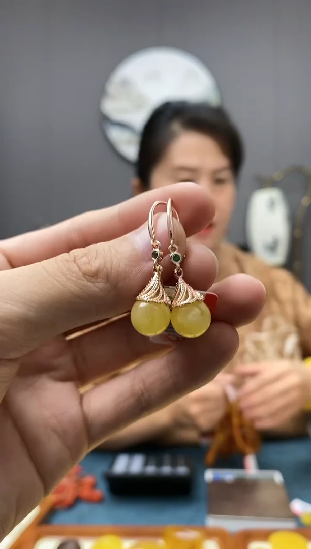 【闪购商品】琥珀耳饰银S925镶嵌(多样式发其一)