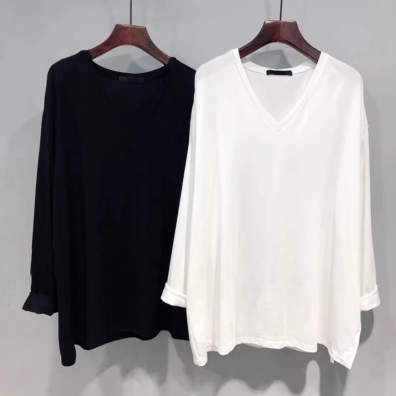 芯娇晴白色V领长袖T恤女春秋宽松中长款遮臀内搭鲨鱼裤搭配的上衣