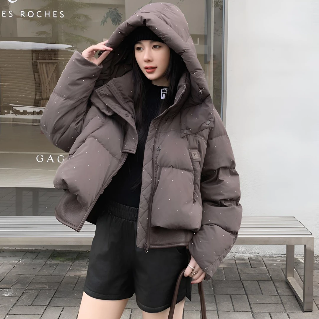 TZD【国标鸭绒】8806新款小个子连帽短款羽绒服洋气重工烫钻暖外套