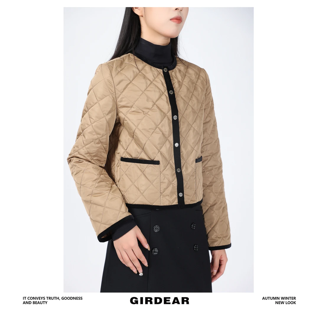 GIRDEAR/哥弟1400512 24K年热力感老钱风圆领小香风菱格棉服外套