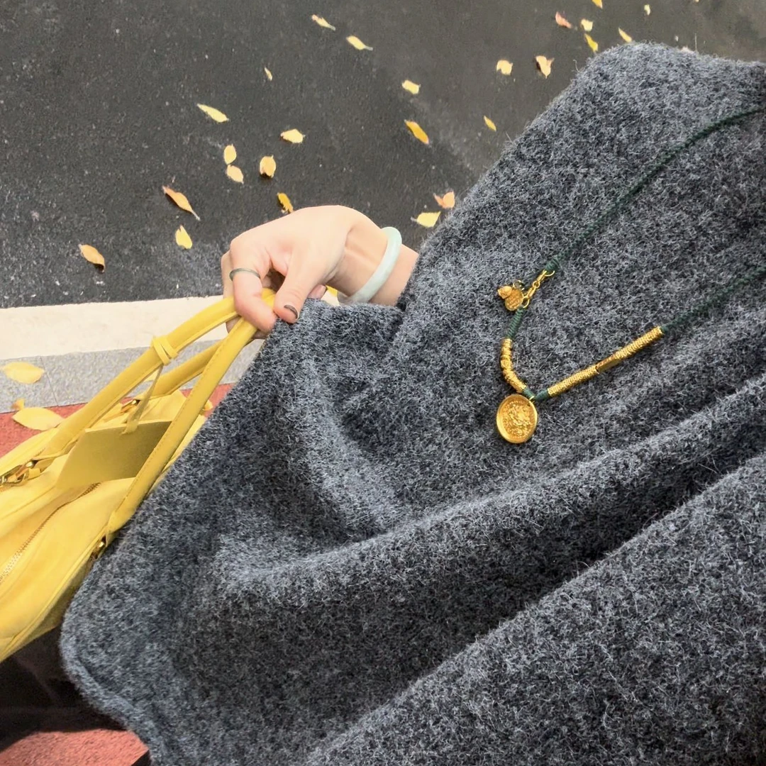 李豆儿 领口下摆自然卷翘设计 慵懒风  短袖毛衣