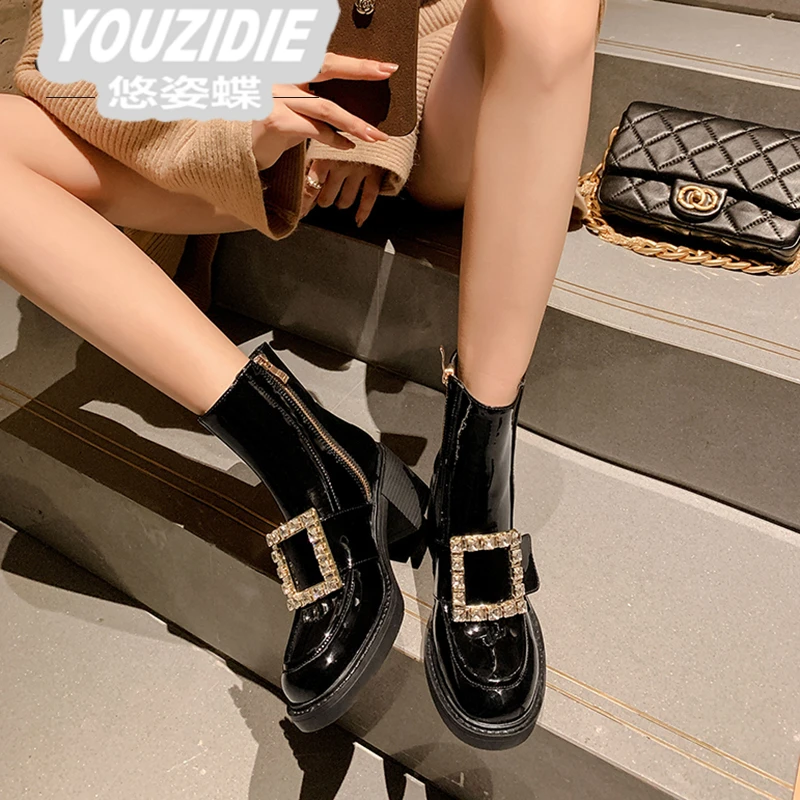 YOUZIDIE全黑色短靴女靴2025春季新款经典水钻方扣马丁靴气质百搭