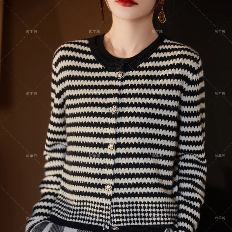 高阶香奶奶!肌理感强!复古洋气短款圆领开衫外套女R23008