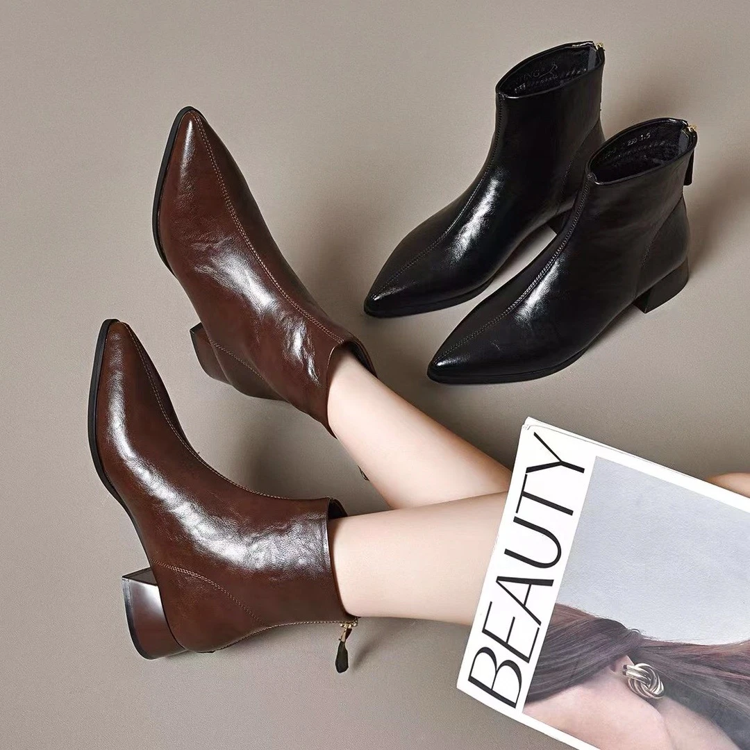 真皮尖头短靴女粗跟2025新款棕色软底马丁靴加绒秋冬季棉皮鞋中跟
