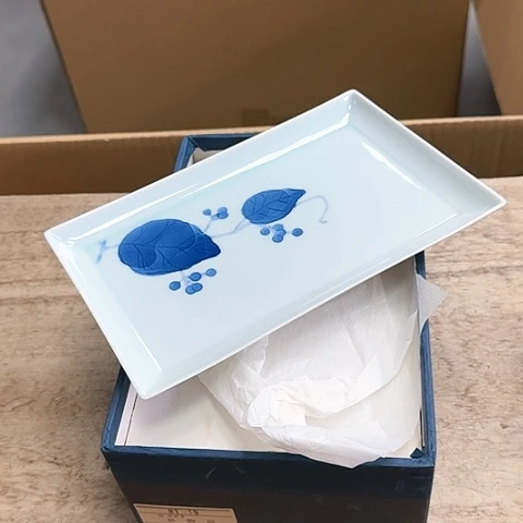 精品瓷器。