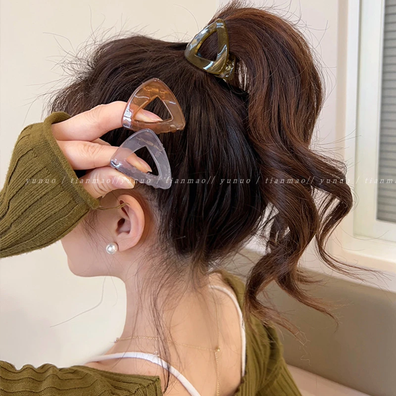 网红新款高马尾抓夹小号后脑勺夹子头饰高级感三角形发夹女百搭