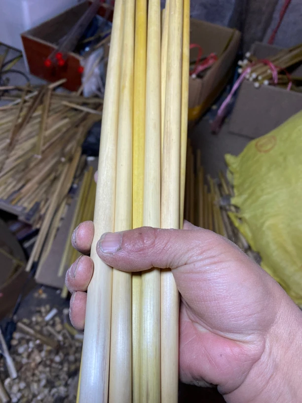 三年前陈白荻  70一斤 3斤起购 长度27以上合格率93左右 直径可选