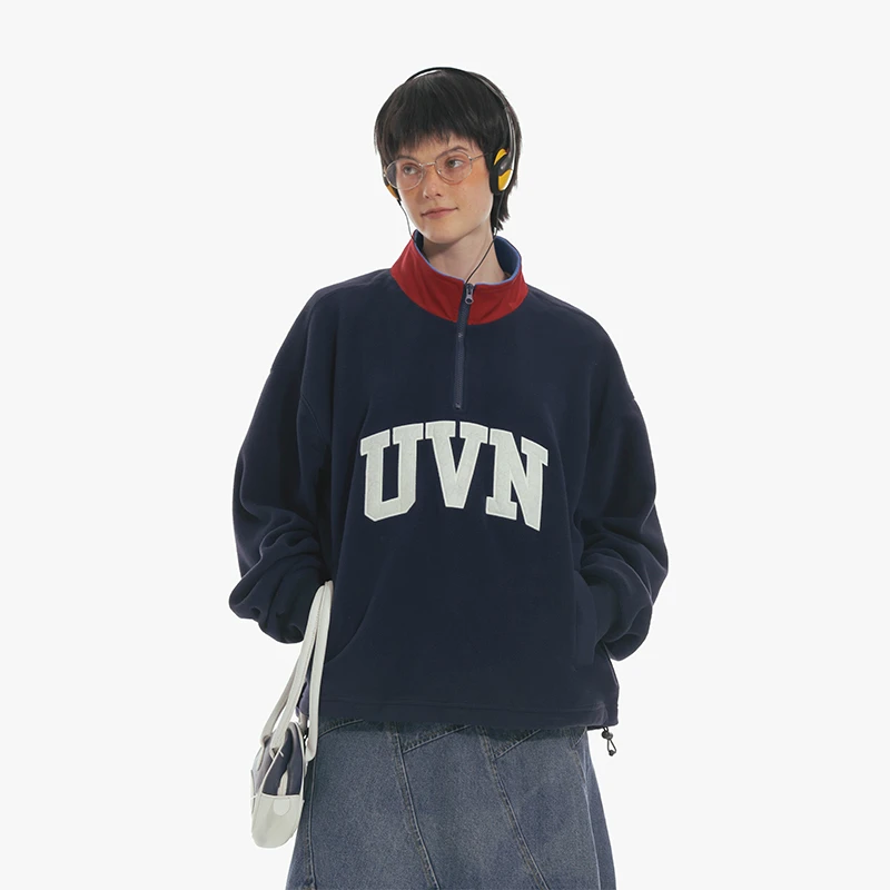 Unvesno (UN) 复古摇粒绒毛毡绣美式立领POLO拉链卫衣SWS-1606ins