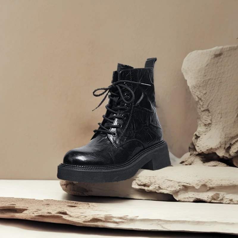 星期六鞋子女款复古英伦风真皮马丁靴棕色厚底系带百搭短靴女6R46