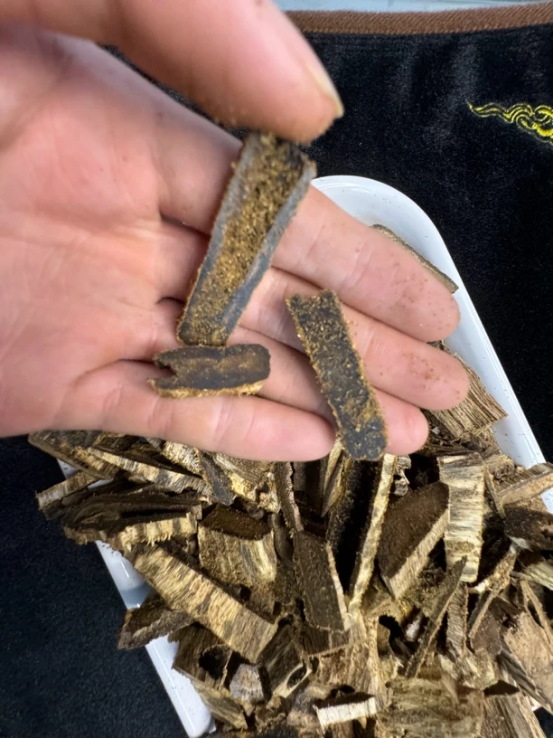 【绿奇楠沉香】车珠子边角料 100克高油脂上炉熏香打粉