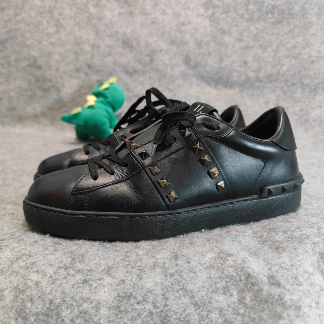 95新 Valentino/华伦天奴 41码正品小牛皮板鞋 意大利产 公价七千