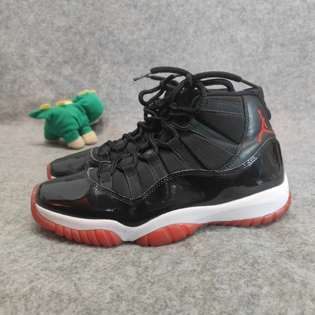 99新 AIR JORDAN 正品aj11 黑红 43码 落地2次 这个捡漏价!原盒