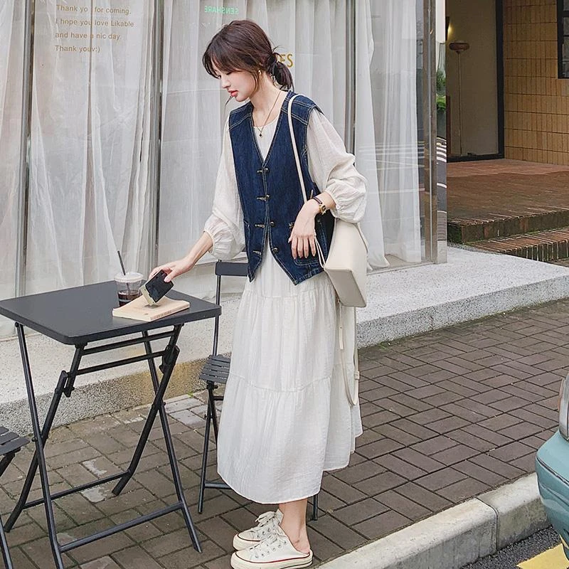 早春穿搭高级感套装女端庄大气牛仔马甲长裙今年流行两件套连衣裙