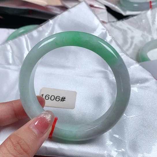 翡翠手镯未镶嵌58圈1606