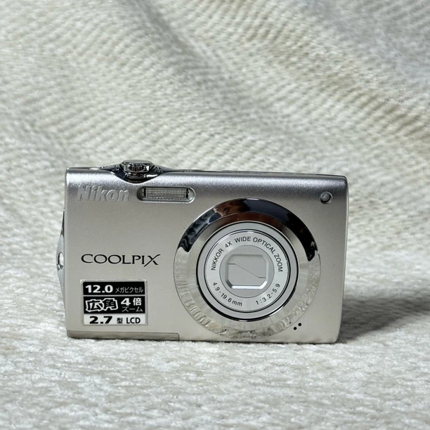 9新 Nikon/尼康 s3000 1200万像素4倍光学变焦no退换