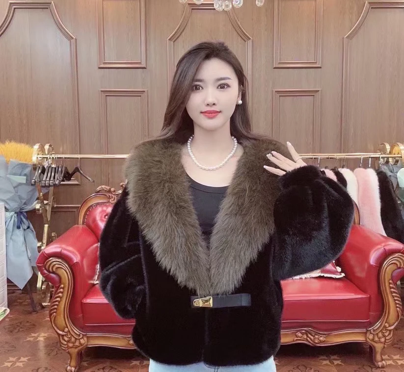 25秋冬新款时尚轻奢毛毛贵气百搭女外套保暖洋气