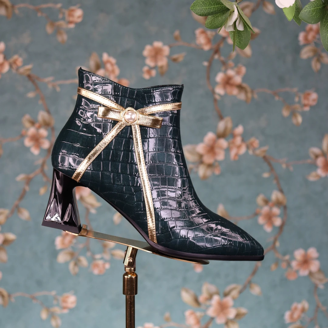 【朗月清风】34-43码/珍珠附戴墨绿时尚尖头短靴气质女鞋/CZ728