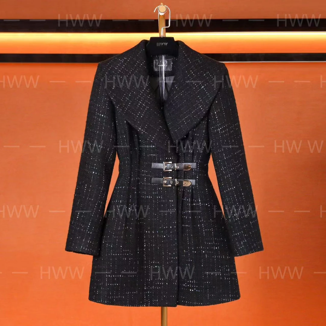 白鹅绒(袖子有绒)潮流时尚法式收腰短款羽绒服DHZFF407126