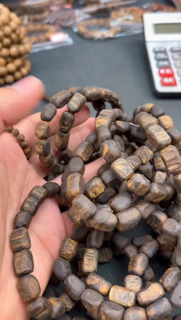 【闪购商品】沉香手串16号莺歌绿多样性发一条