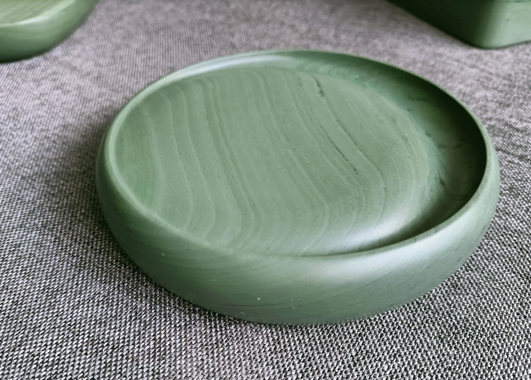 水泉湾老坑绿如蓝    零线瑕  尺寸12/2.3厘米