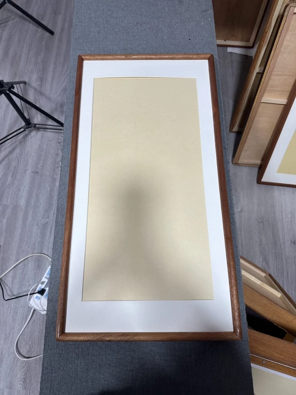 65*33乌檀木*2个 到手2个 实木背板 有机玻璃 镂空卡纸