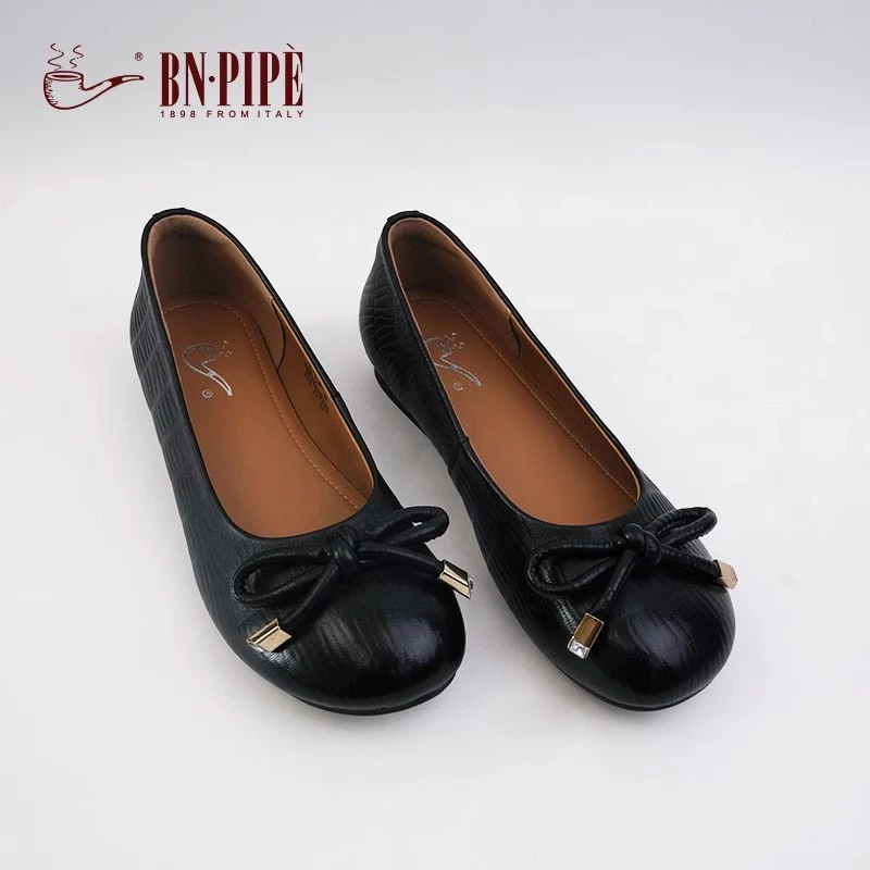 百年烟斗圆头软皮妈妈鞋夏季2024新款透气平底轻便羊皮玛丽珍女鞋