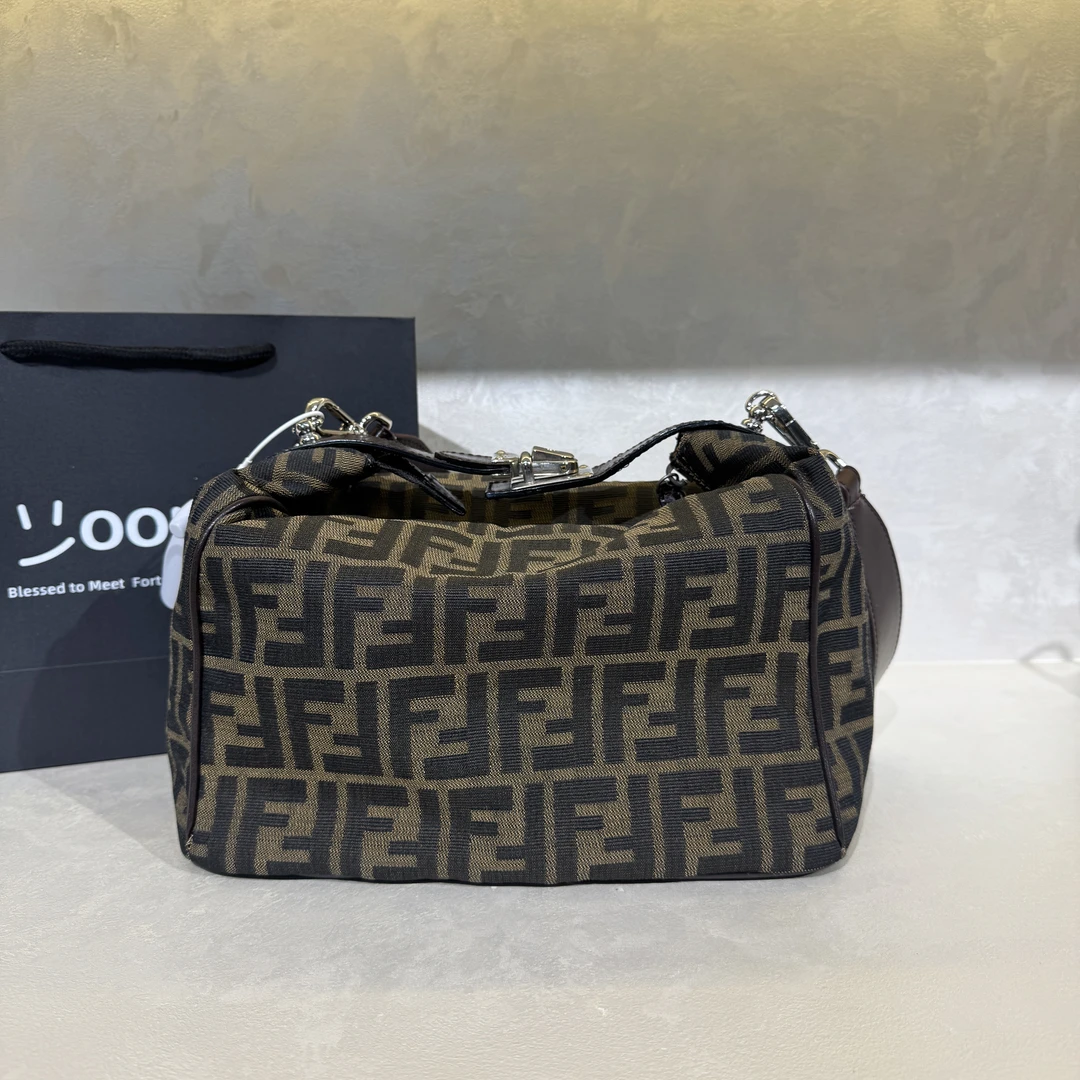 95新 FENDI/芬迪 芬迪老花手提包
