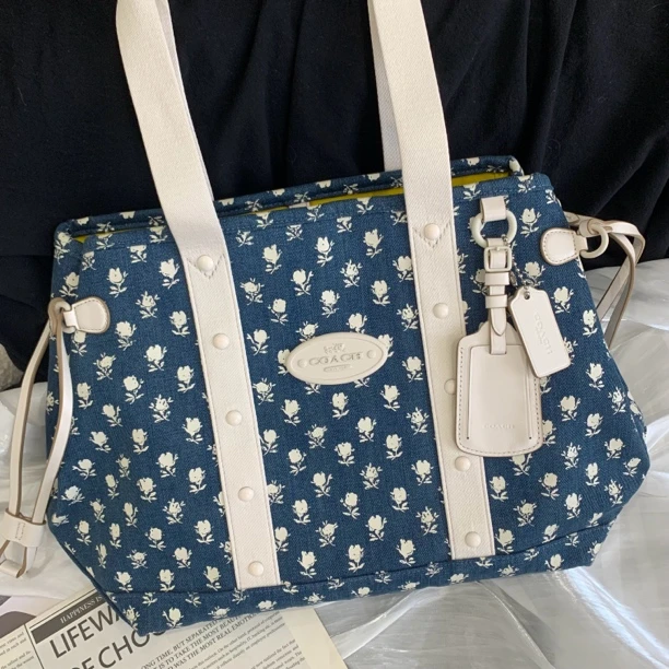 99新 COACH/蔻驰 时髦百搭蓝色皮牌丹宁牛仔单肩托特包