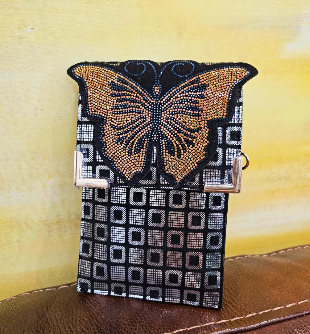 水立方格蝴蝶图案手机包