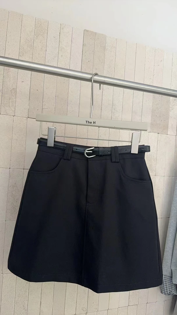 240135 显瘦百搭A字裙