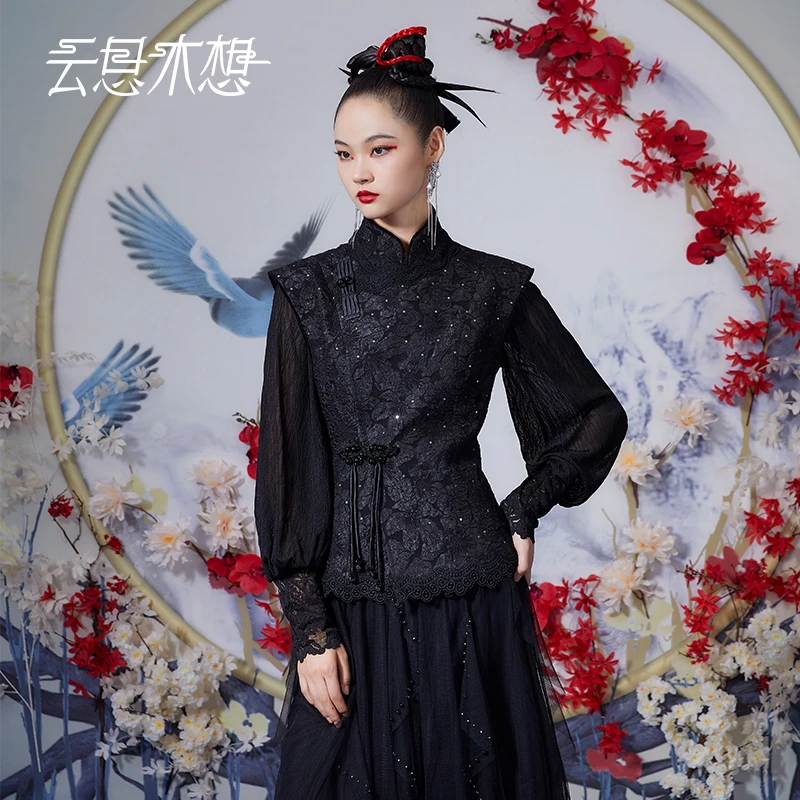 云思木想新中式2023秋季新款手工盘扣蕾丝边女装马甲10806