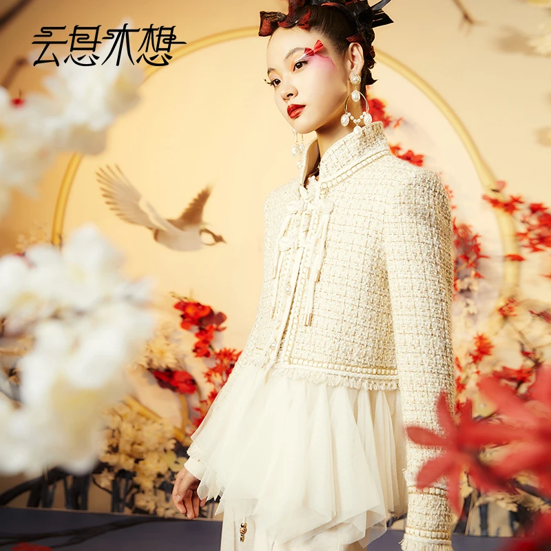 云思木想新中式2023秋季新款盘扣网纱小香风毛呢外套10870