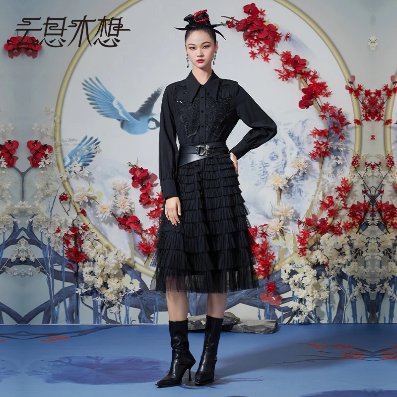云思木想新中式2023秋季新款重工刺绣网纱拼接连衣裙10818
