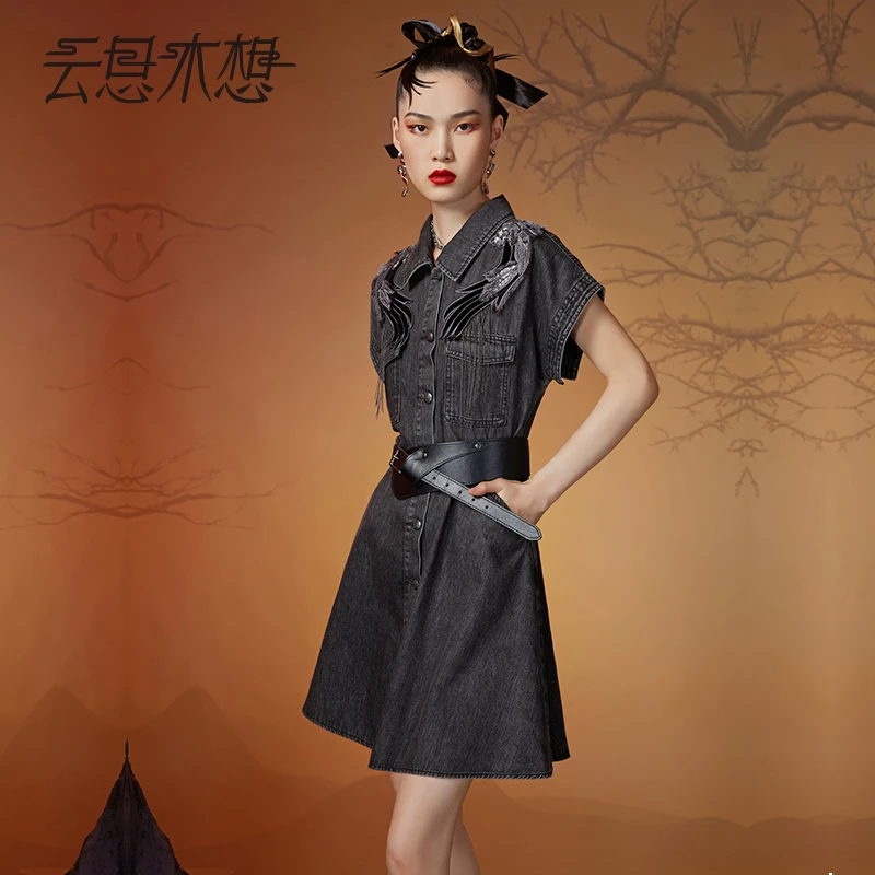 云思木想新中式夏季新款设计感绣花流苏系带牛仔连衣裙女10779