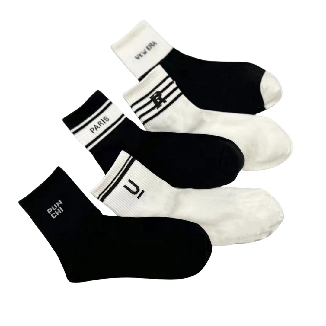 B 00  女款 字母  透气  时尚  百搭 （颜色随机 一包十双）中筒袜