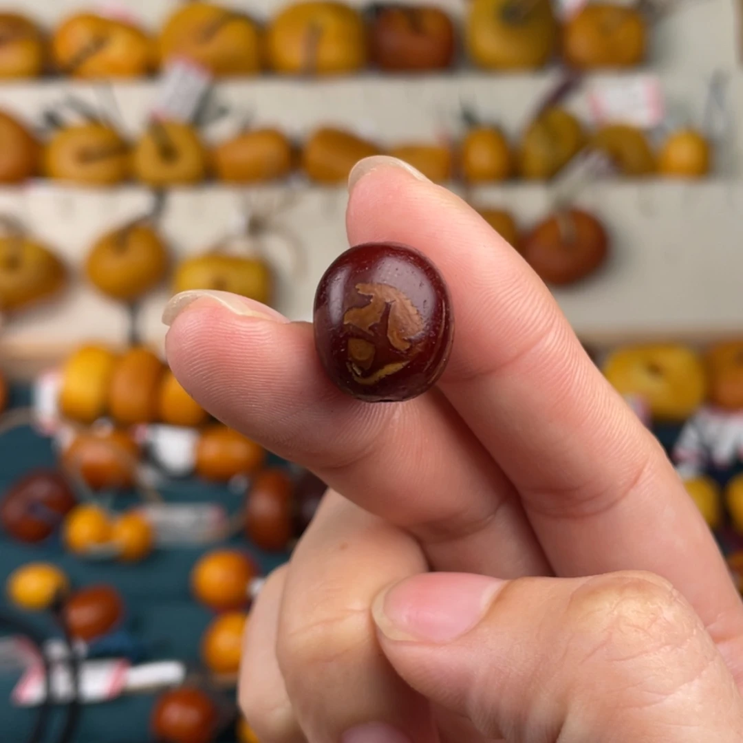 【闪购商品】琥珀颈饰未镶嵌?****