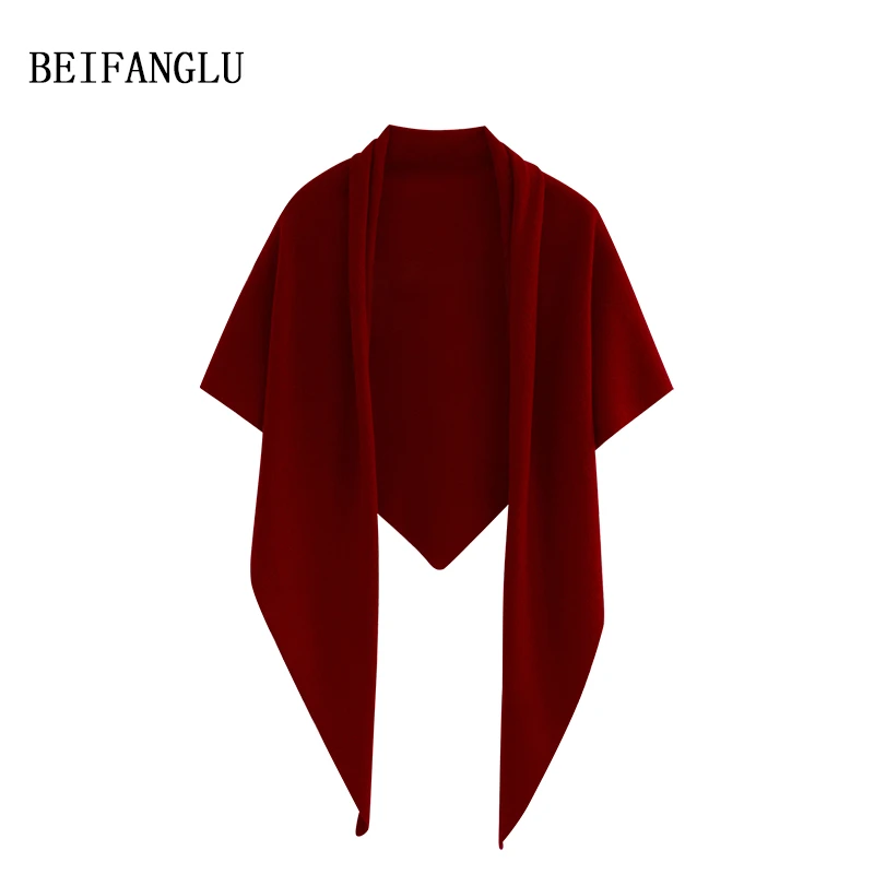 北方鹿 叠穿搭配b备！2024绵羊毛大三角纯色百搭保暖女士披肩8030