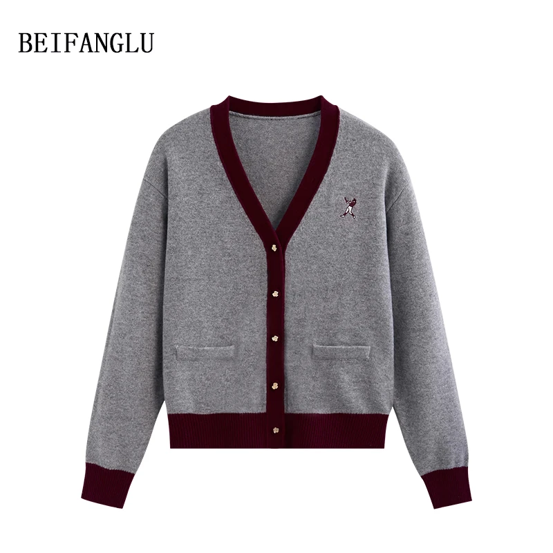 【北方鹿】格雷系绵羊毛外套！2024气质V领刺绣丝绒扣针织开衫女2848